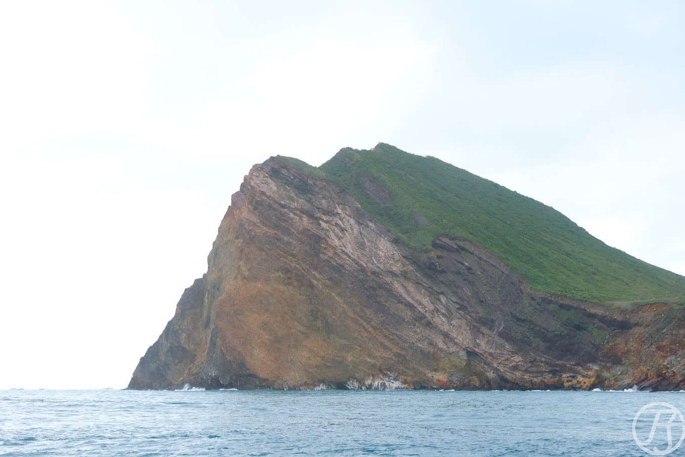 東洋銘珠 宜蘭賞鯨豚龜山島登島