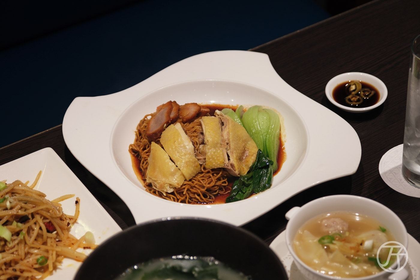 藍湖美食餐廳