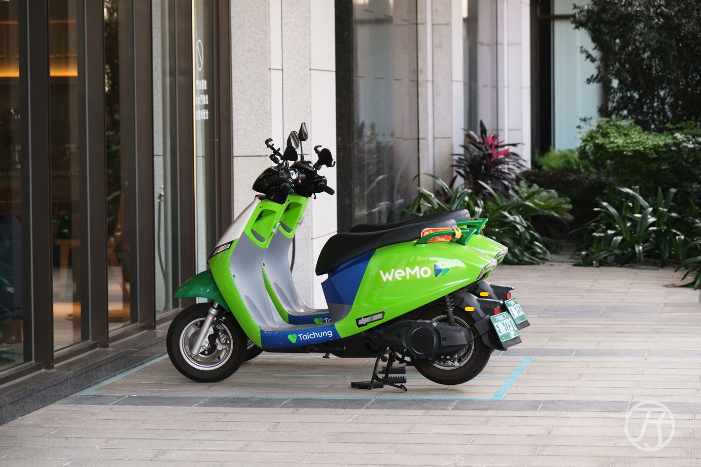 烏日璞旅WeMo Scooter 電動車