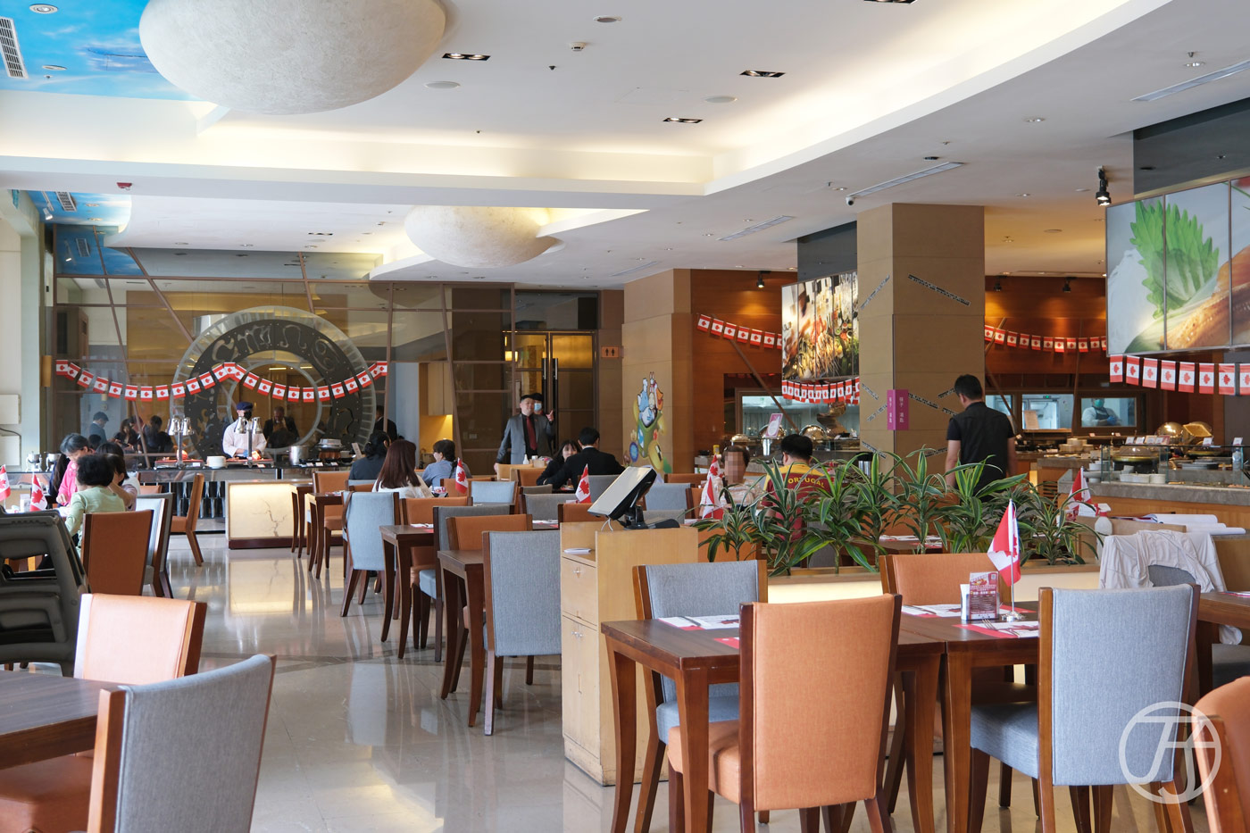 義大皇家酒店 E-DA ROYAL HOTEL |義大皇家客房全新房型開箱,加拿大美食節隆重登場,吃頂級牛肉美食還可抽加拿大機票 - 第3張圖