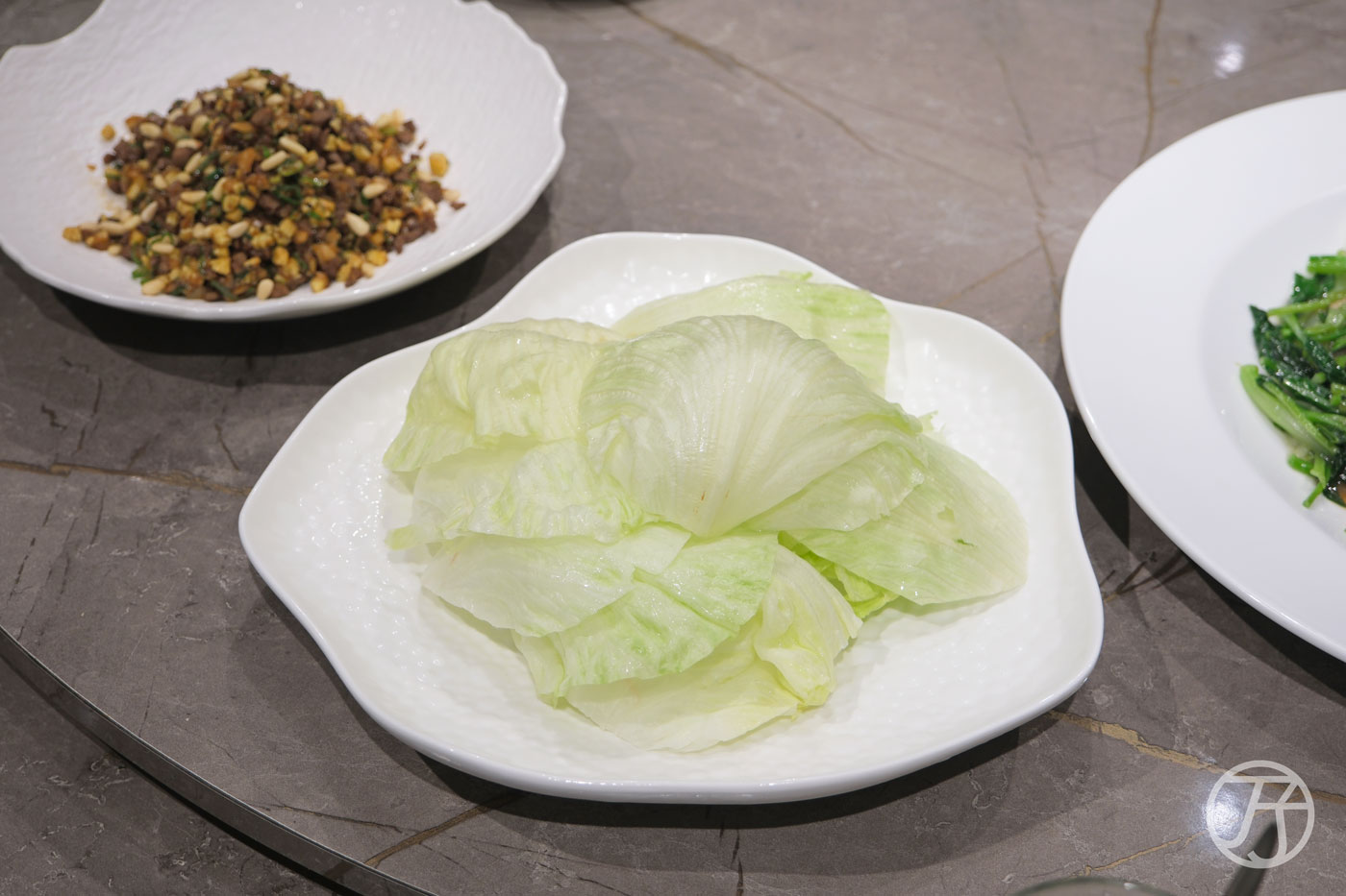 如嫣招牌片皮鴨三吃生菜鴨鬆