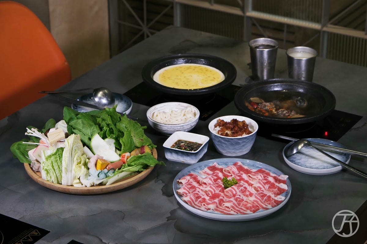 阿米石頭火鍋 army hotpot,全台防彈少年團粉絲集結,台中必吃爆炒火燒石頭火鍋,還有豐富BTS官方周邊收藏可以朝聖 - 第1張圖