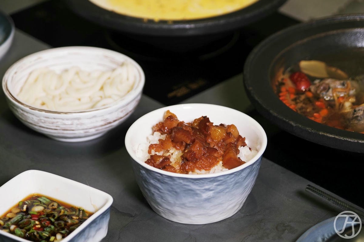 阿米石頭火鍋 army hotpot,全台防彈少年團粉絲集結,台中必吃爆炒火燒石頭火鍋,還有豐富BTS官方周邊收藏可以朝聖 - 第45張圖
