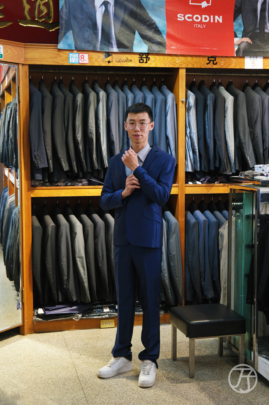 舒克登企業有限公司，在地老店專業服務，台南西裝專業西服推薦