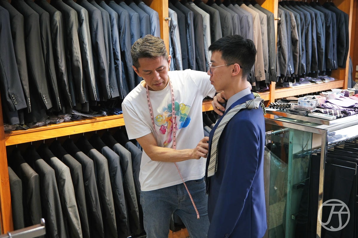 舒克登企業有限公司，在地老店專業服務，台南西裝專業西服推薦