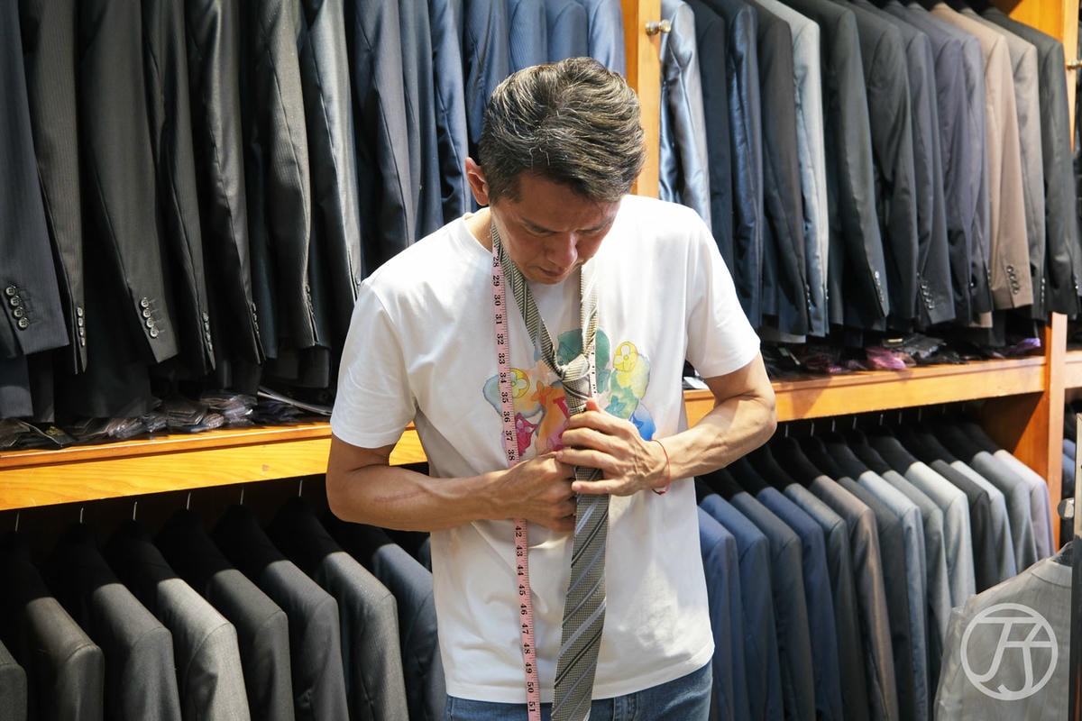 舒克登企業有限公司，在地老店專業服務，台南西裝專業西服推薦