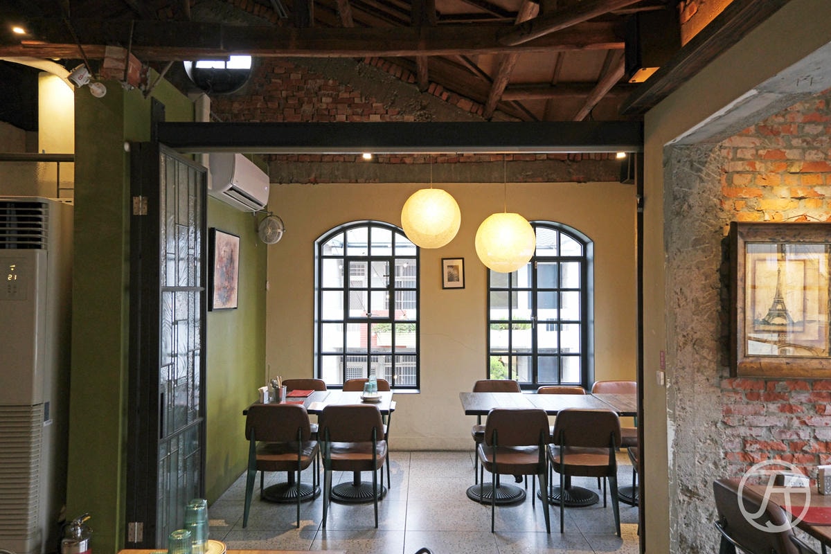 台中美式餐廳 紅盒子店面環境