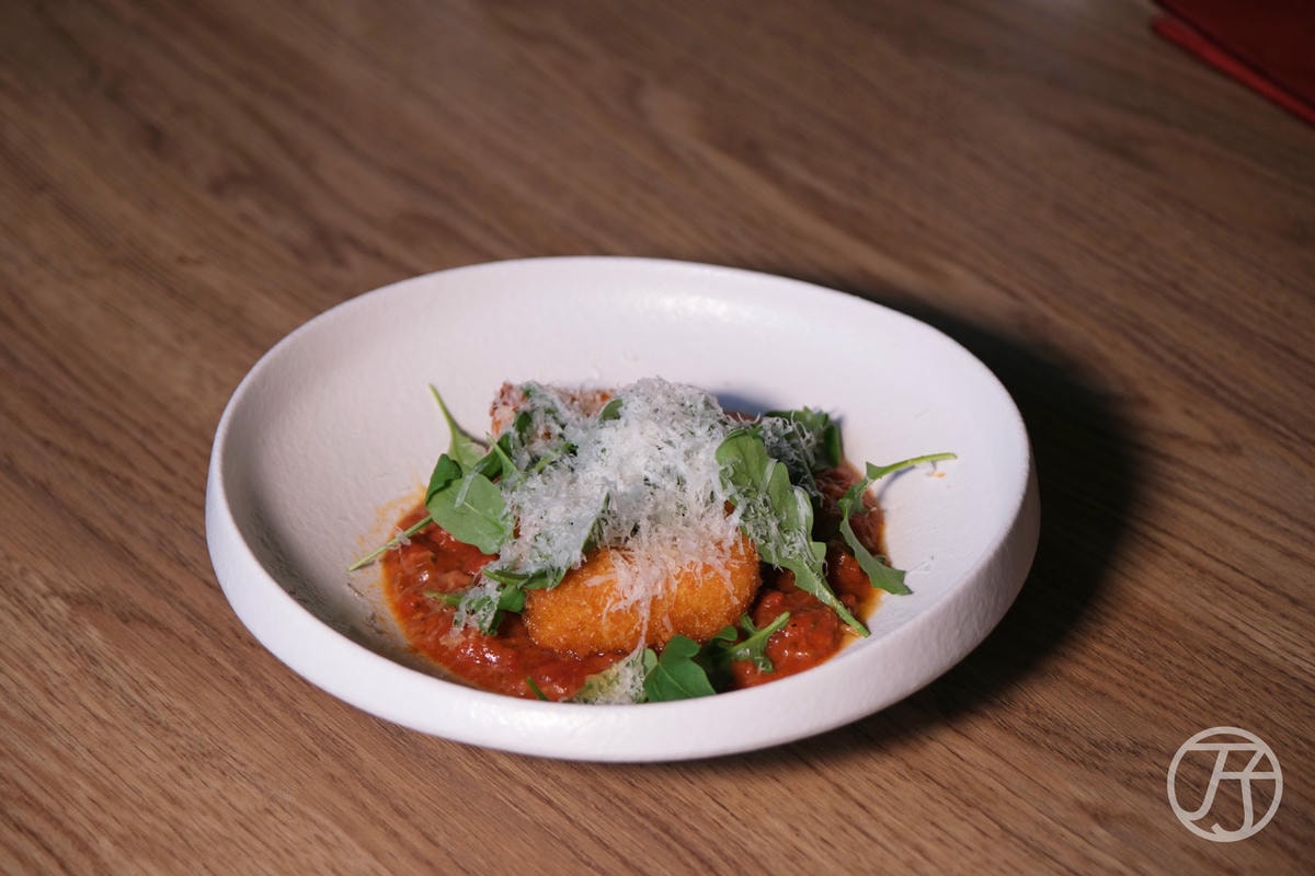 台中美式餐廳 紅盒子炸莫札瑞拉起司佐瑪蓮娜醬