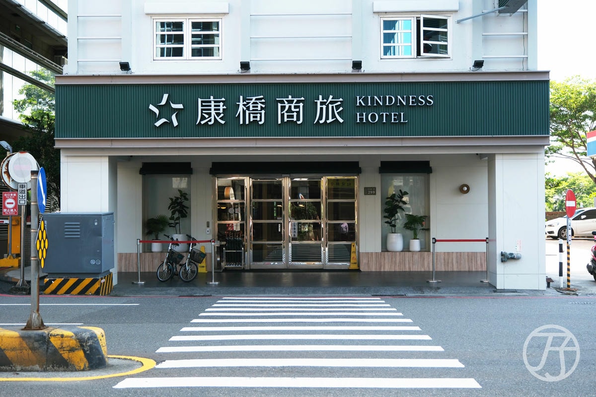 康橋商旅民生館,台南西區住宿推薦,一泊一食還享咖啡點心自助吧 - 第1張圖
