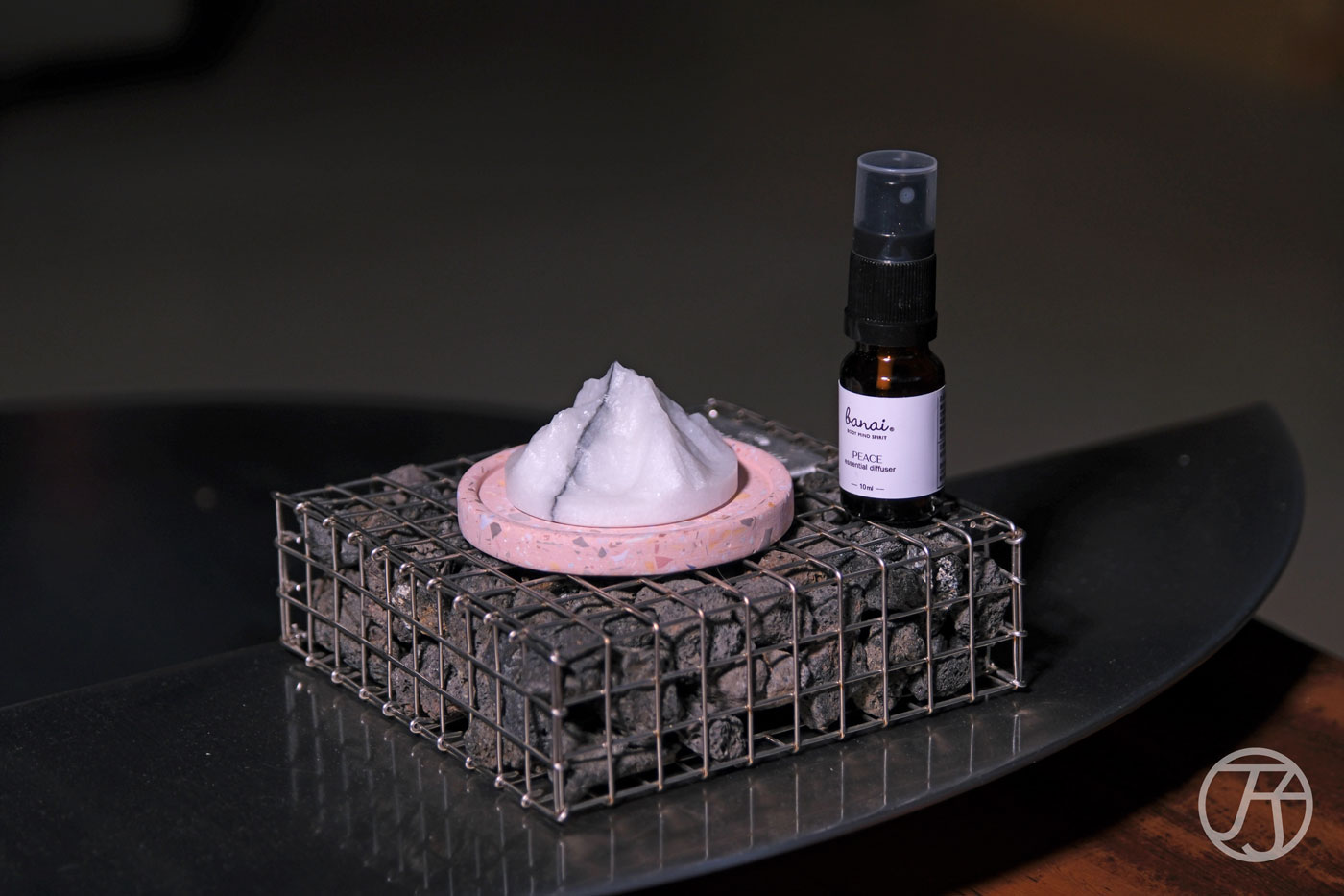 花蓮設計品牌推薦,Bian Jiao 邊邊角角,選用花蓮天然石材與再生石泥製作,山形擴香座打造你的生活儀式感 - 第1張圖 花蓮設計品牌Bian Jiao 邊邊角角