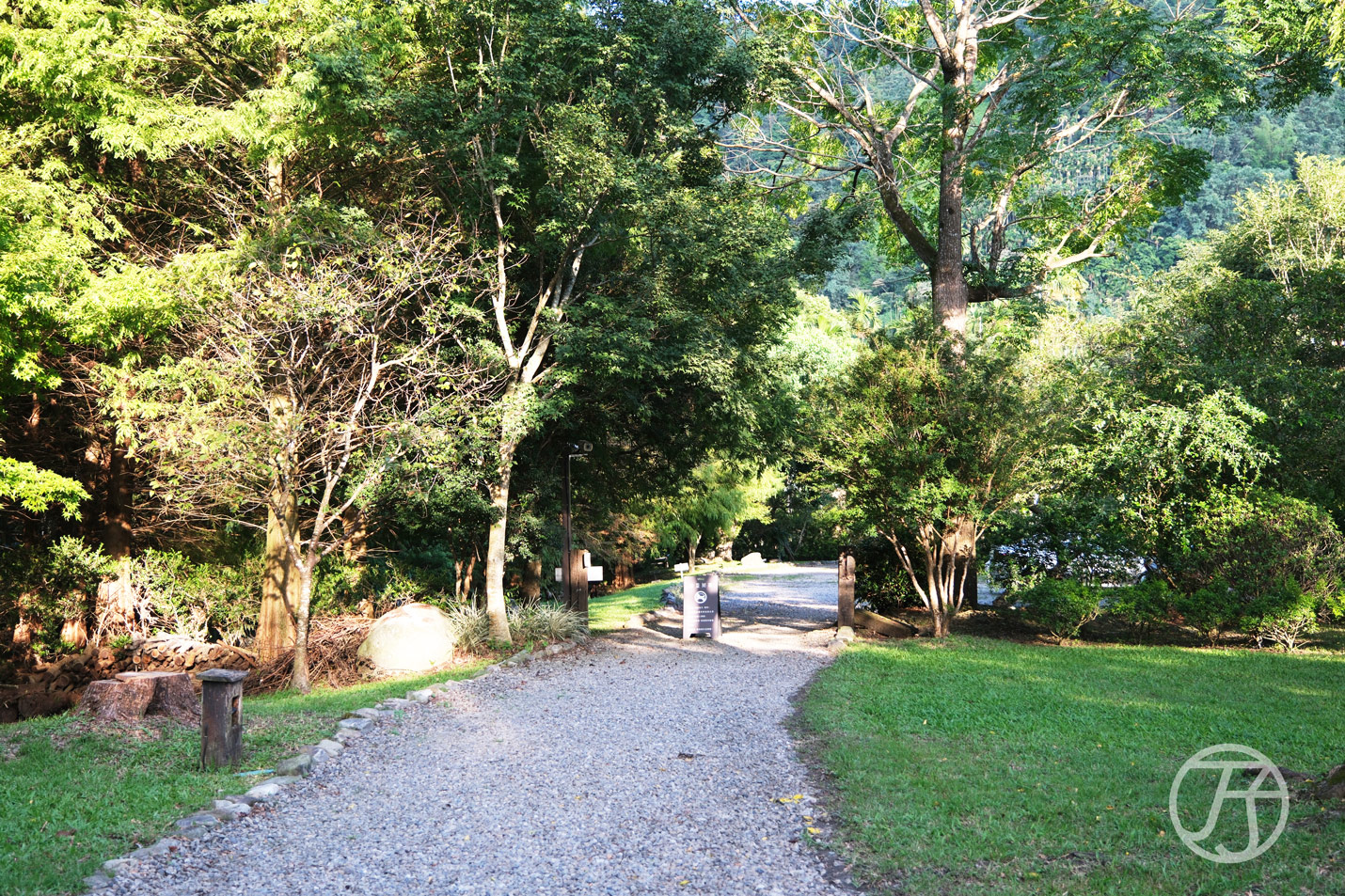 南投埔里民宿,慎重開華莊園民宿 Full Blossoms Garden House,森林系南投民宿開箱,入住享一泊一食還有戶外千坪空間 - 第3張圖 南投埔里民宿慎重開華莊園民宿