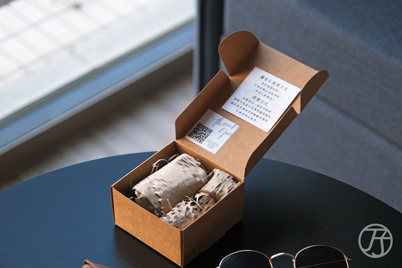 花蓮設計品牌推薦,Bian Jiao 邊邊角角,選用花蓮天然石材與再生石泥製作,山形擴香座打造你的生活儀式感 - 第3張圖