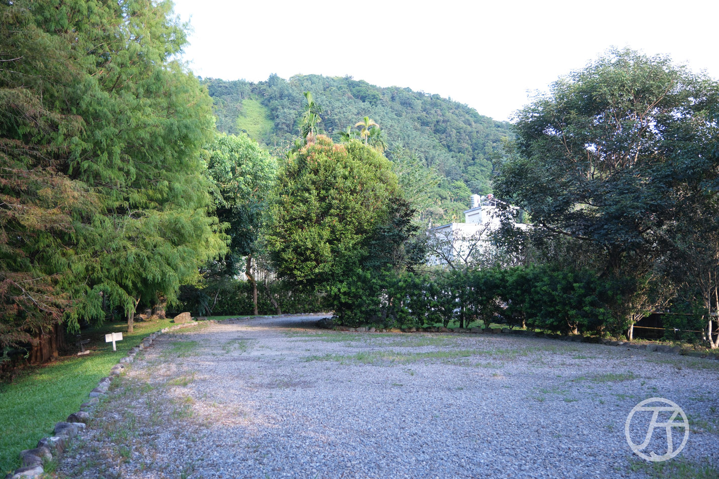 南投埔里民宿,慎重開華莊園民宿 Full Blossoms Garden House,森林系南投民宿開箱,入住享一泊一食還有戶外千坪空間 - 第2張圖 南投埔里民宿慎重開華莊園民宿