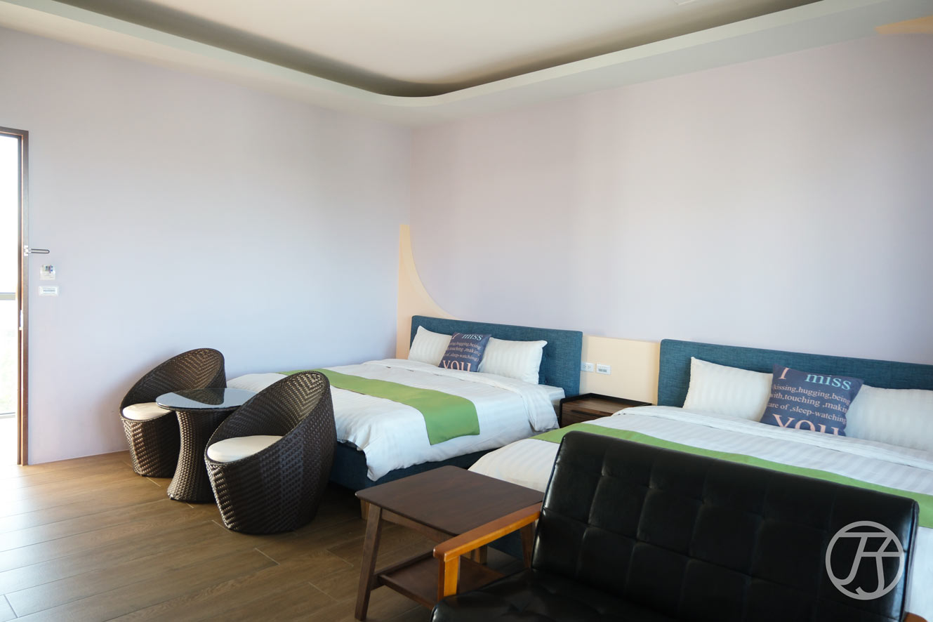 恆春住宿推薦，天水月民宿開箱心得，房間寬敞還有游泳池與烤肉區，恆春商圈開車只要五分鐘