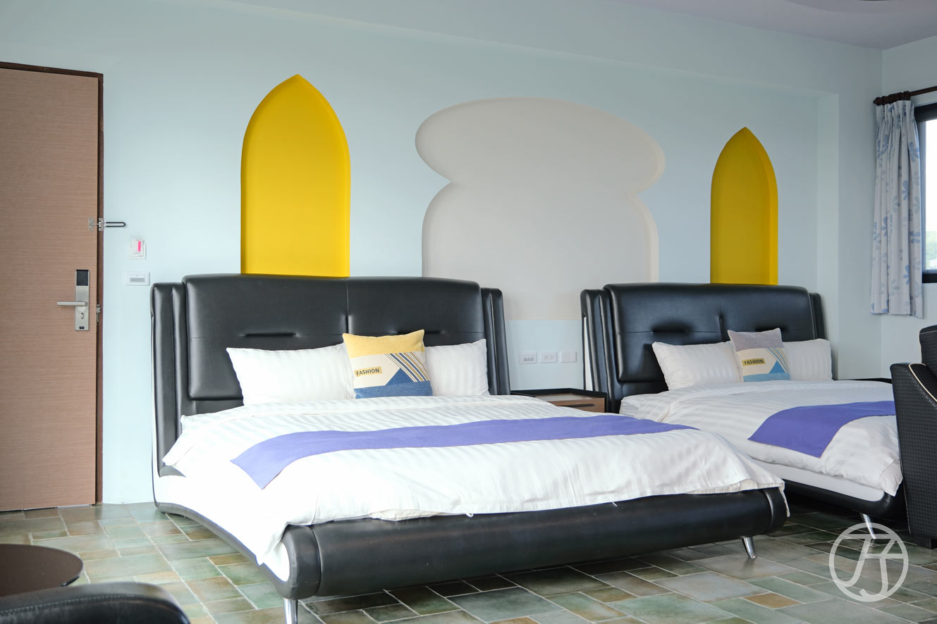 恆春住宿推薦，天水月民宿開箱心得，房間寬敞還有游泳池與烤肉區，恆春商圈開車只要五分鐘