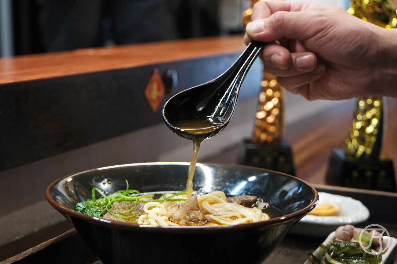 台北萬華美食推薦,雲水食堂,榮獲2025年臺北國際牛肉麵節金牌獎與銅牌獎雙認證,日韓旅客也愛上的台北三代牛肉麵美味 - 第19張圖 台北萬華美食推薦 雲水食堂 紅燒牛肉麵