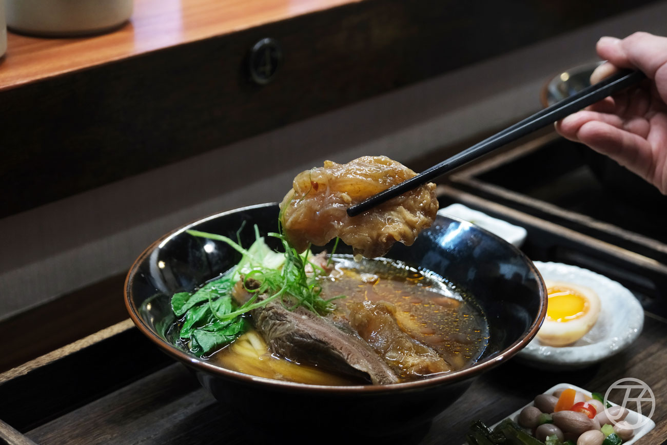 台北萬華美食推薦,雲水食堂,榮獲2025年臺北國際牛肉麵節金牌獎與銅牌獎雙認證,日韓旅客也愛上的台北三代牛肉麵美味 - 第30張圖 台北萬華美食推薦 雲水食堂 半筋半肉牛肉麵