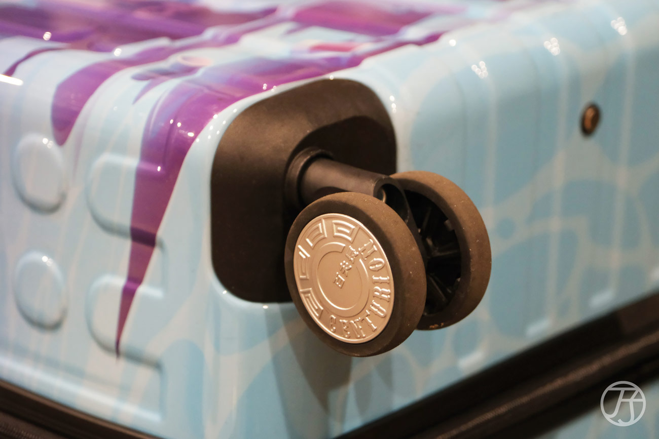 CENTURION 百夫長大海魚29吋旅行箱