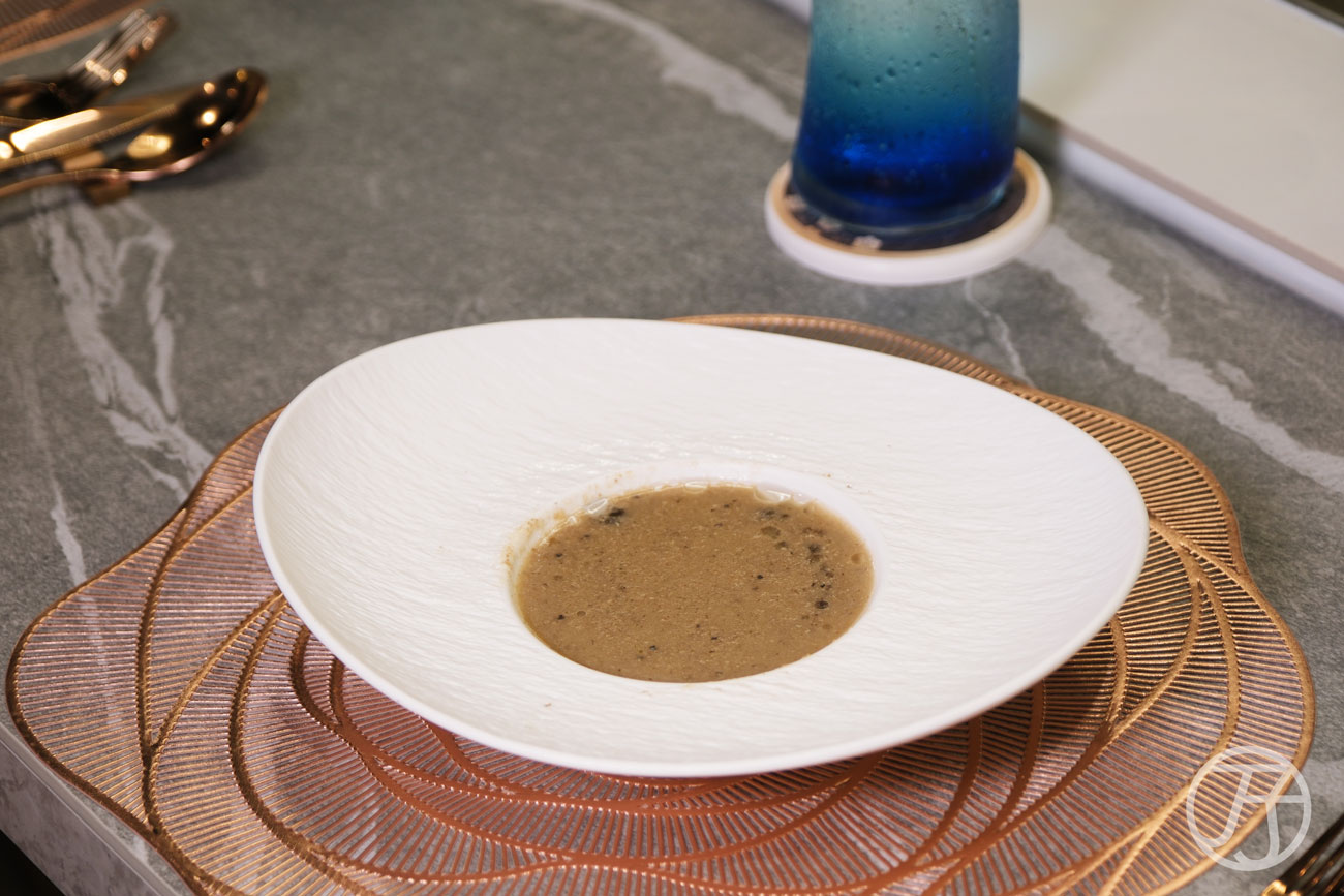 高雄無菜單鐵板燒料理 明水然大立店奶油菌菇濃湯