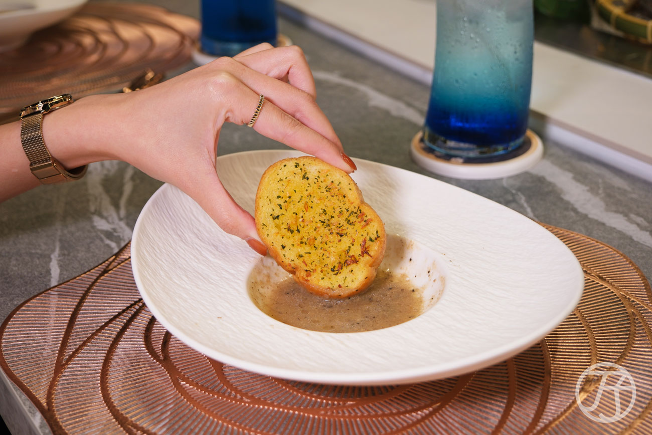 高雄無菜單鐵板燒料理 明水然大立店奶油菌菇濃湯