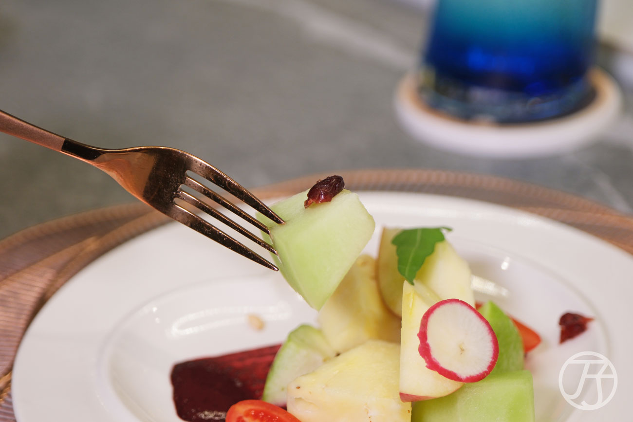 台灣唯一頂級鐵板燒界五度獲選「全台十大頂級鐵板燒」殊榮,台北來的高CP值無菜單鐵板燒,高貴不貴,2,000有找,小資族大享受,高雄明水然大立店開箱 - 第36張圖 高雄無菜單鐵板燒料理 明水然大立水果沙拉