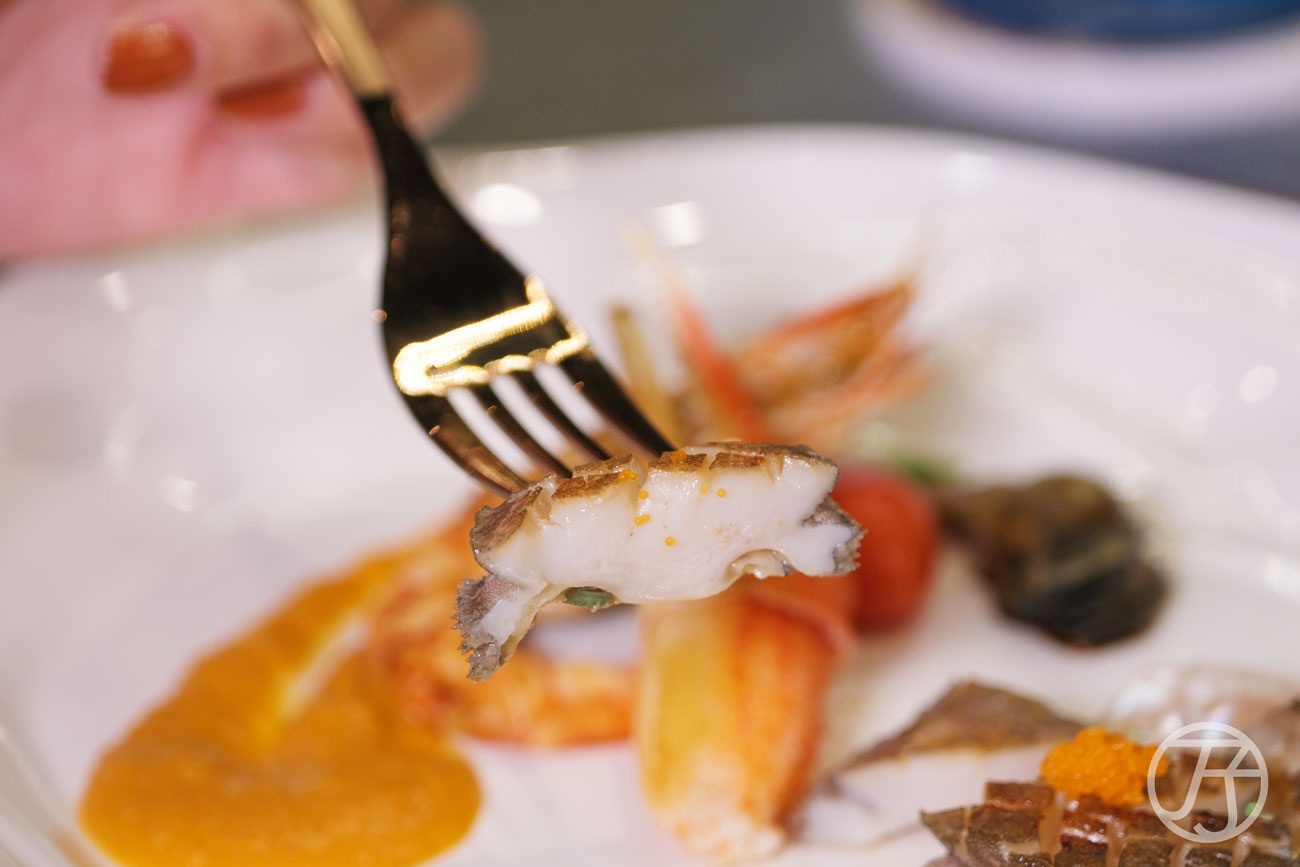 台灣唯一頂級鐵板燒界五度獲選「全台十大頂級鐵板燒」殊榮,台北來的高CP值無菜單鐵板燒,高貴不貴,2,000有找,小資族大享受,高雄明水然大立店開箱 - 第48張圖 高雄無菜單鐵板燒料理 明水然大立店海鮮拼盤