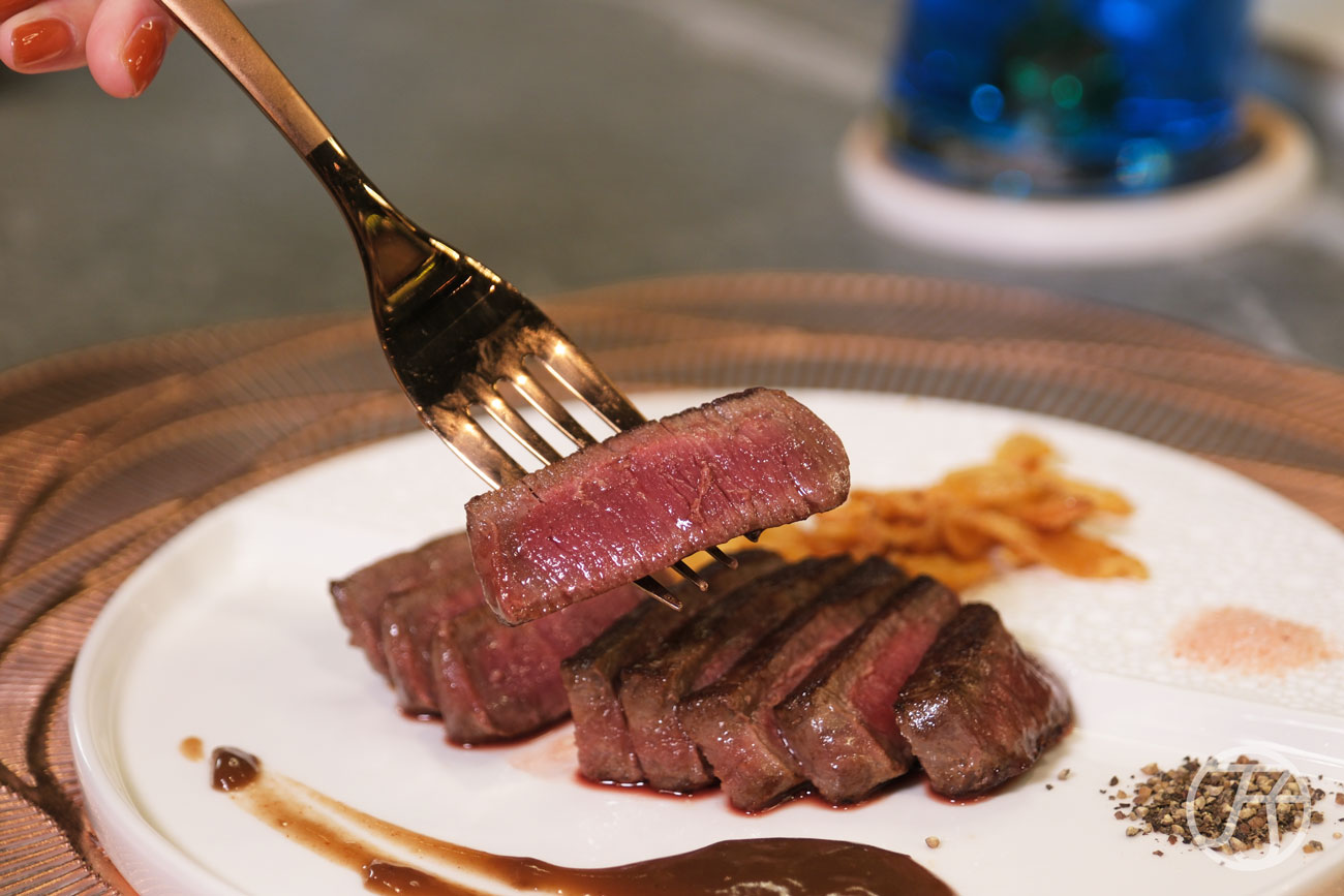 台灣唯一頂級鐵板燒界五度獲選「全台十大頂級鐵板燒」殊榮,台北來的高CP值無菜單鐵板燒,高貴不貴,2,000有找,小資族大享受,高雄明水然大立店開箱 - 第60張圖 高雄無菜單鐵板燒料理 明水然大立店紐西蘭菲力牛