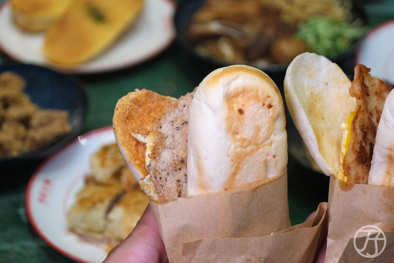 來吃早餐 LEBi Brunch 中央店花生里肌肉蛋軟法 香煎嫩雞胸肉蛋軟法