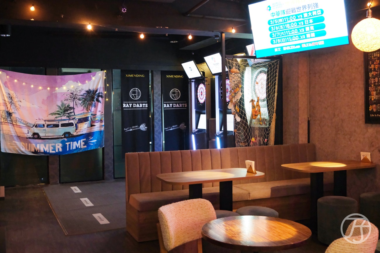 台北西門酒吧推薦RayDarts.Taipei bar店面環境