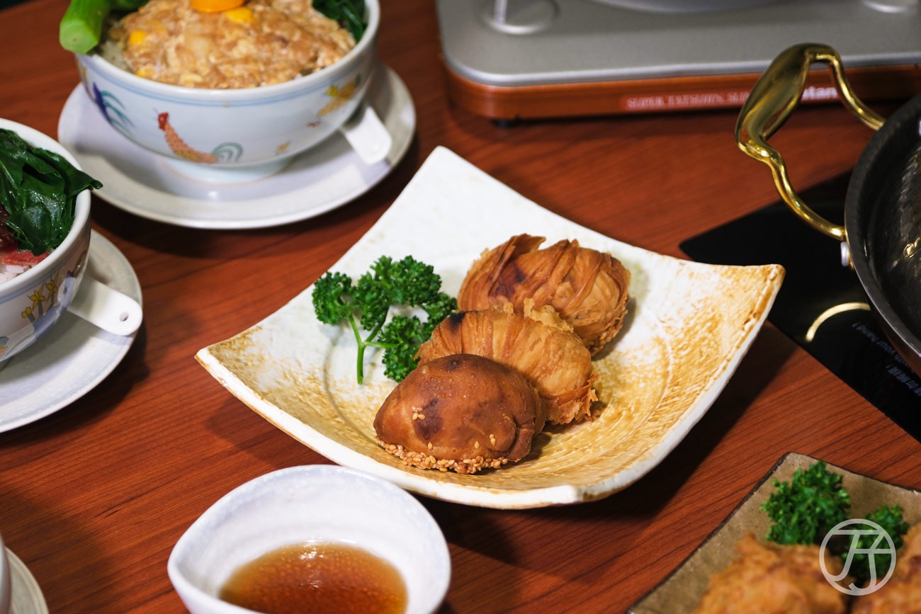 台北正宗港式雞煲 如嫦卜卜蜆．港式雞煲 嫦嫦蘿蔔絲酥餅