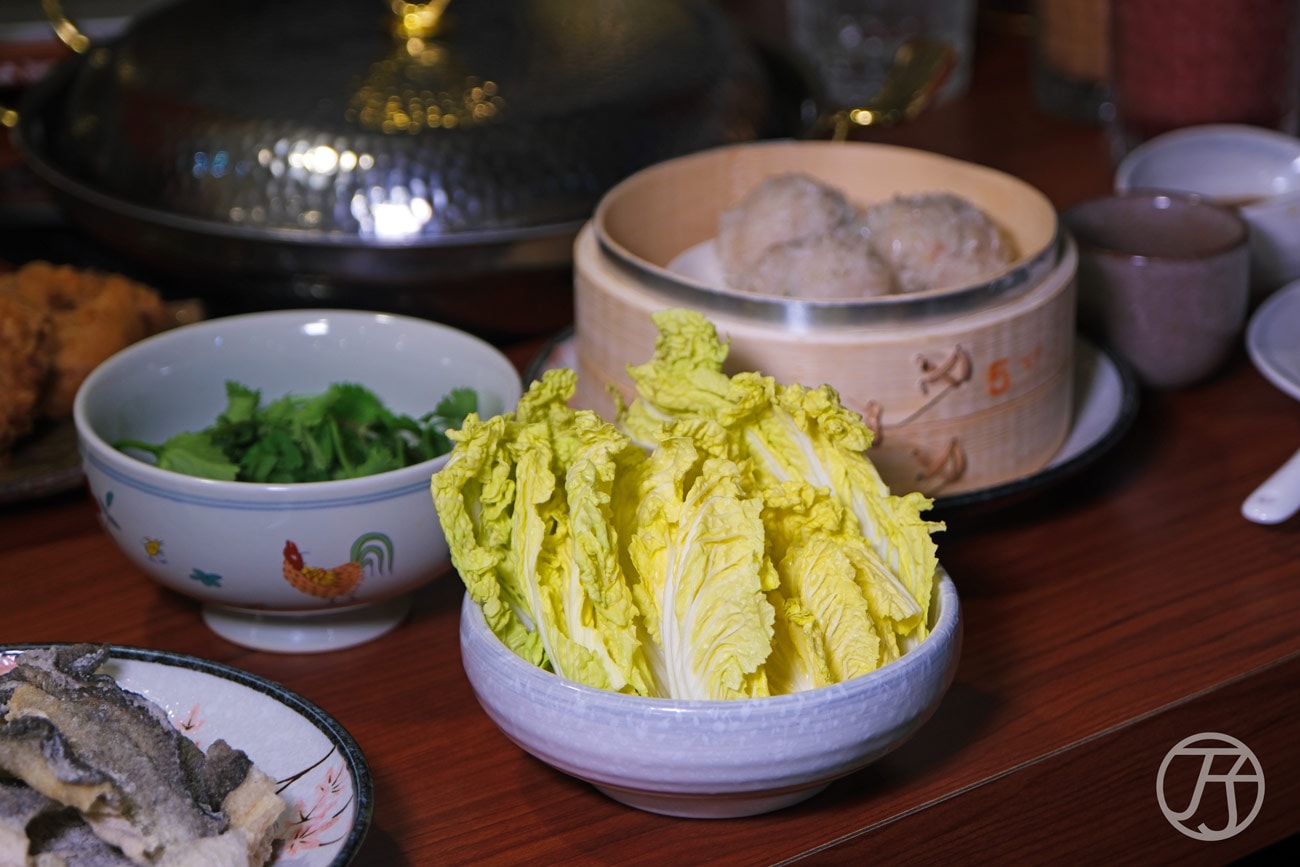 台北正宗港式雞煲 如嫦卜卜蜆．港式雞煲 