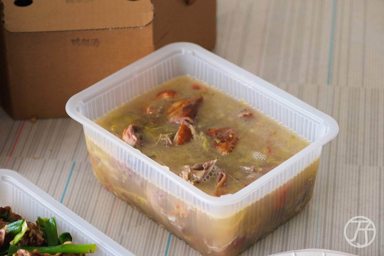 嘉義民雄「鴨沐農烤鴨專賣店」開箱，炭火燒烤一鴨三吃
