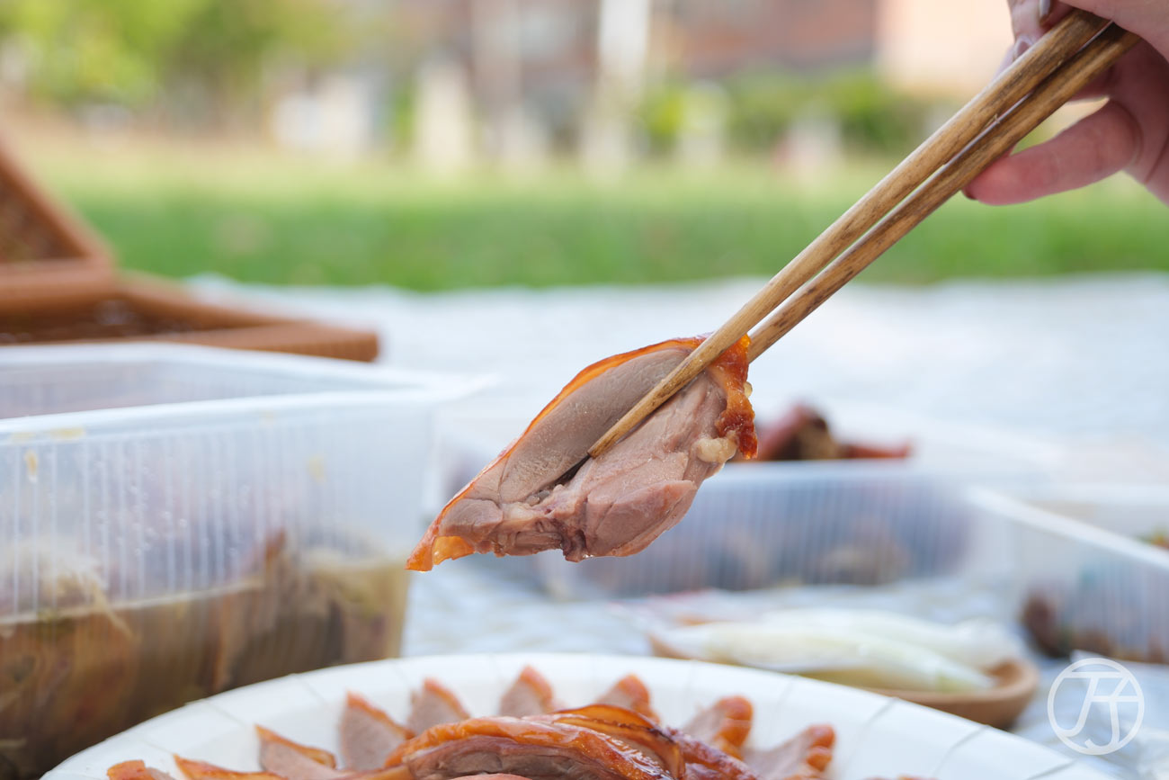 嘉義民雄「鴨沐農烤鴨專賣店」開箱，炭火燒烤一鴨三吃