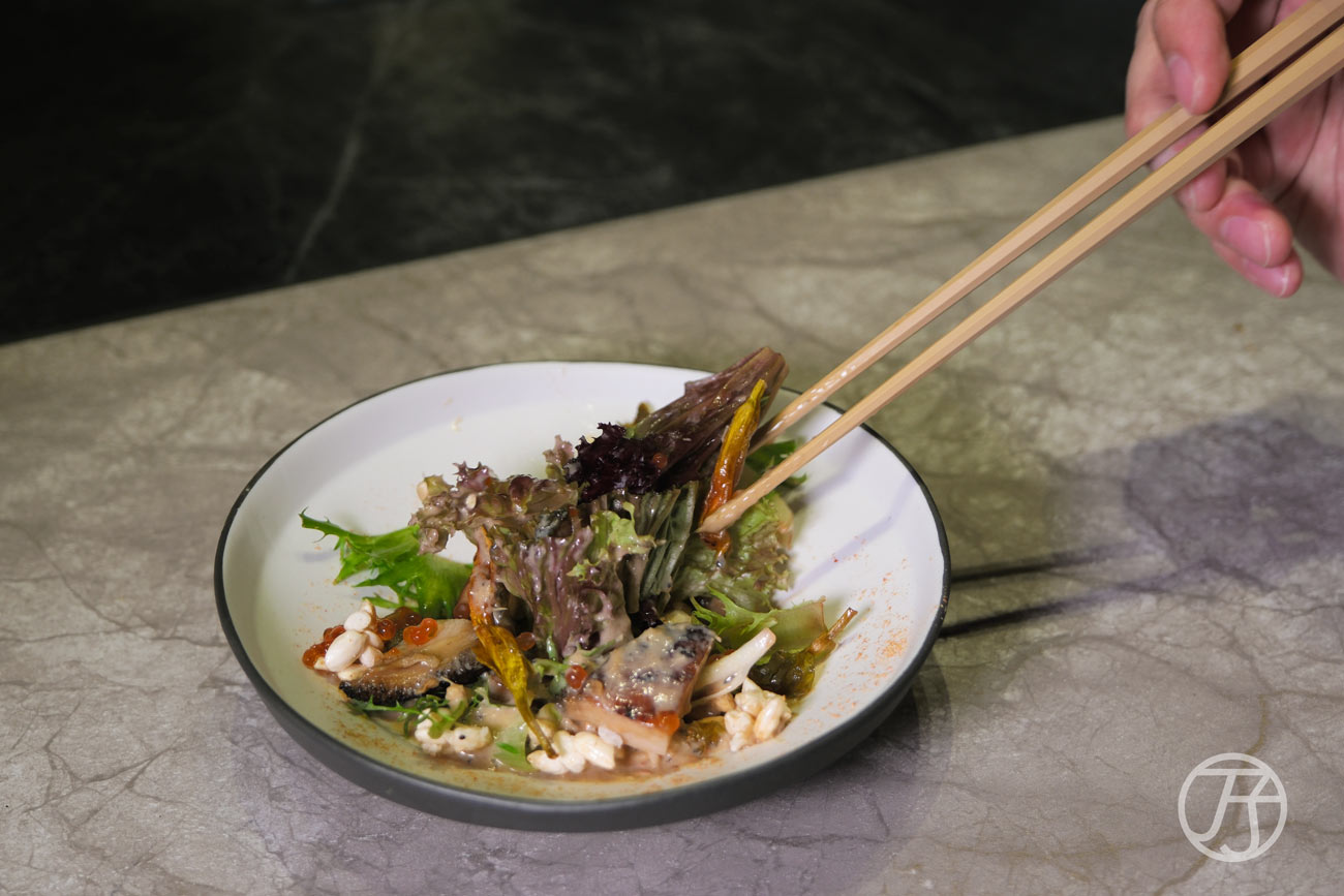 台中西屯區美食「跃.YueFire直火小料理(躍)」:板前炭火料理饗宴,台中約會餐廳開箱 - 第45張圖 台中西屯區美食「跃.YueFire直火小料理」南非白鮑魚磯煮沙拉