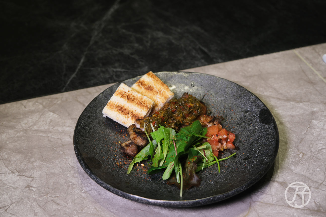 台中西屯區美食「跃.YueFire直火小料理(躍)」:板前炭火料理饗宴,台中約會餐廳開箱 - 第40張圖 台中西屯區美食「跃.YueFire直火小料理」燒椒戰斧
