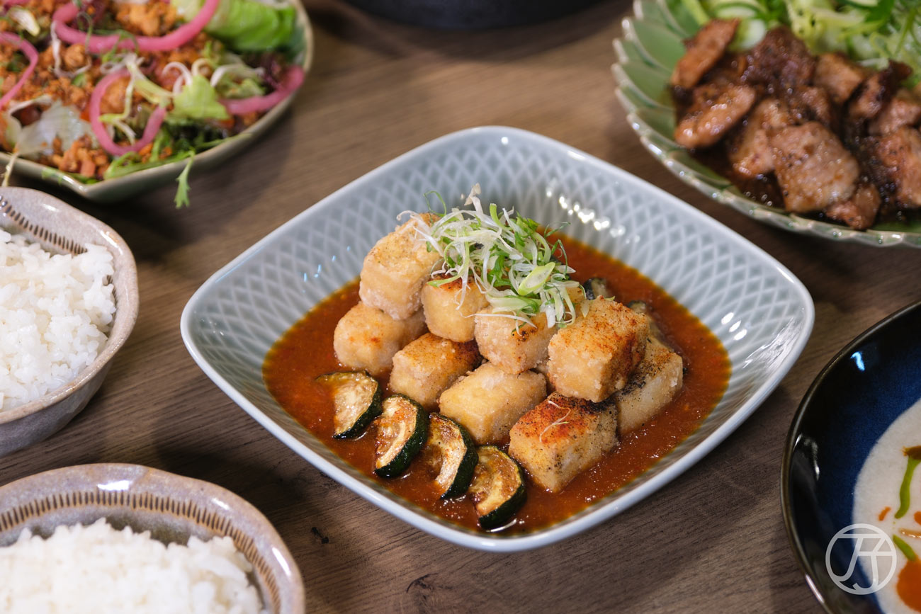 台北南洋餐酒館推薦「迪宅南洋餐酒 DEE JAI BISTRO」三人分享餐新加坡辣椒豆腐