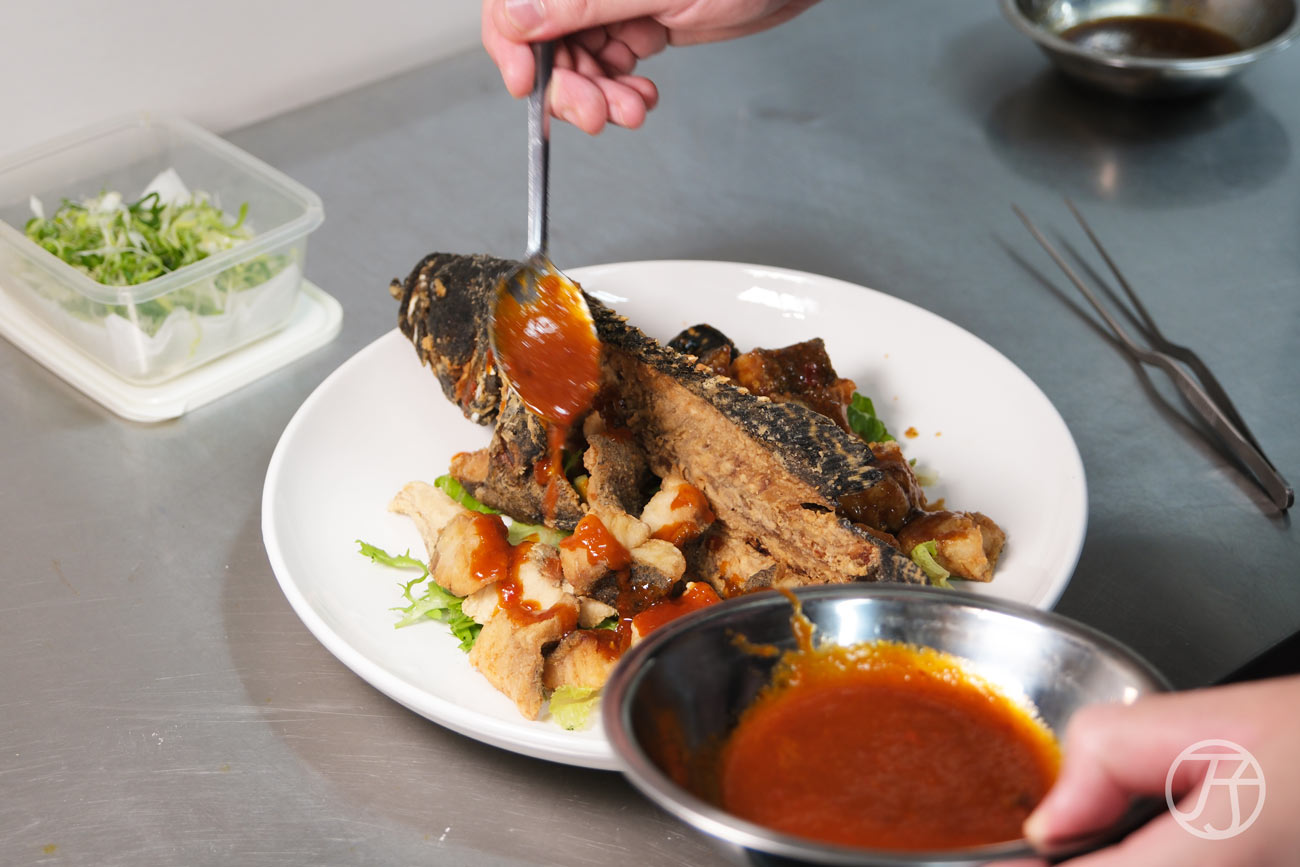 台北南洋餐酒館推薦「迪宅南洋餐酒 DEE JAI BISTRO」三人分享餐酥炸鮮魚