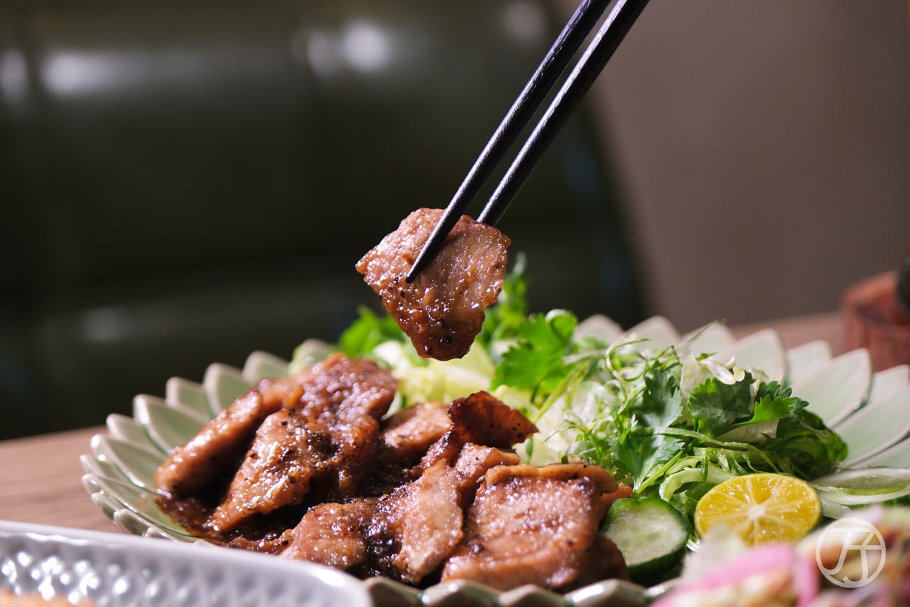 台北南洋餐酒館推薦「迪宅南洋餐酒 DEE JAI BISTRO」三人分享餐越南爐烤豬