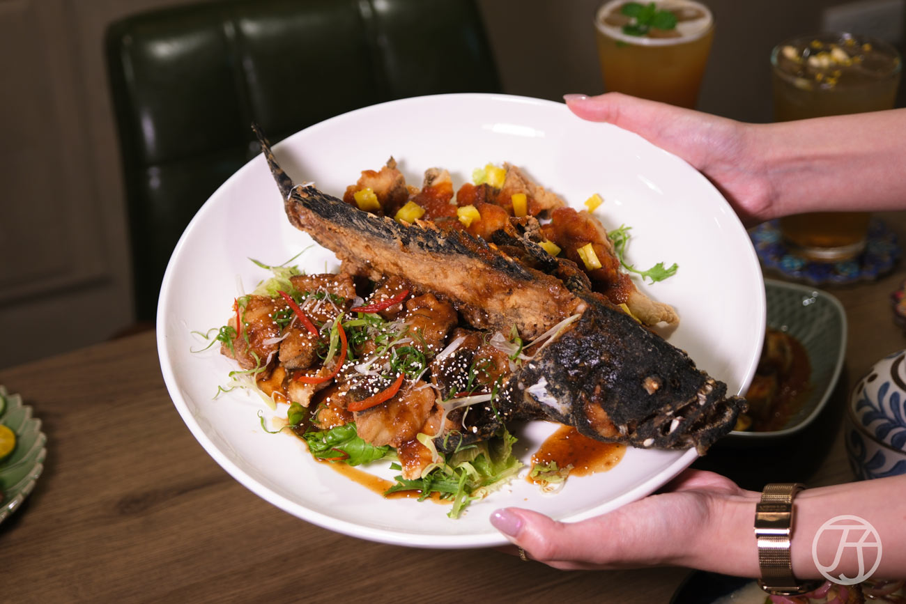 台北南洋餐酒館推薦「迪宅南洋餐酒 DEE JAI BISTRO」三人分享餐酥炸鮮魚