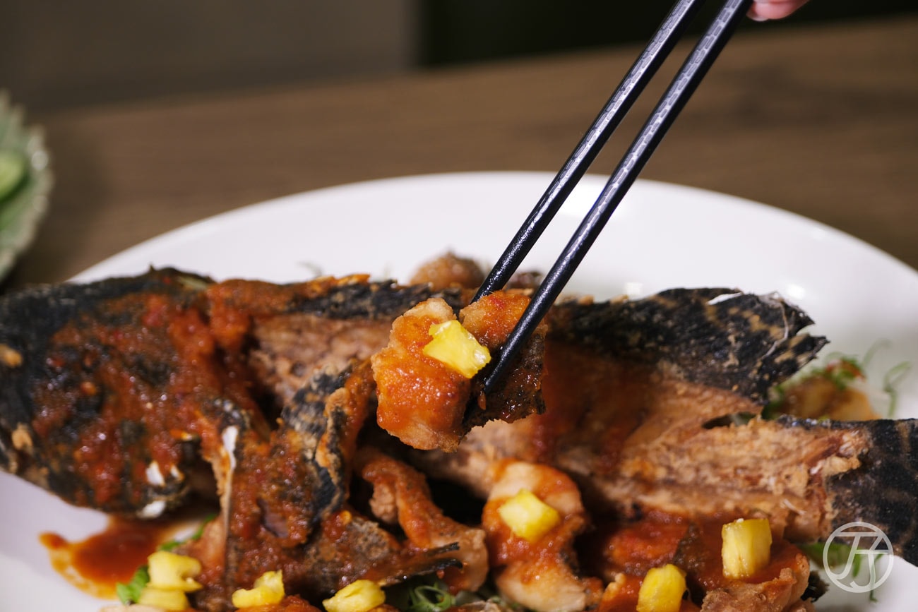 台北餐酒館推薦「迪宅南洋餐酒 DEE JAI BISTRO」，杜拜米其林推薦餐廳成員打造，融合秘魯與南洋風的台北異國料理