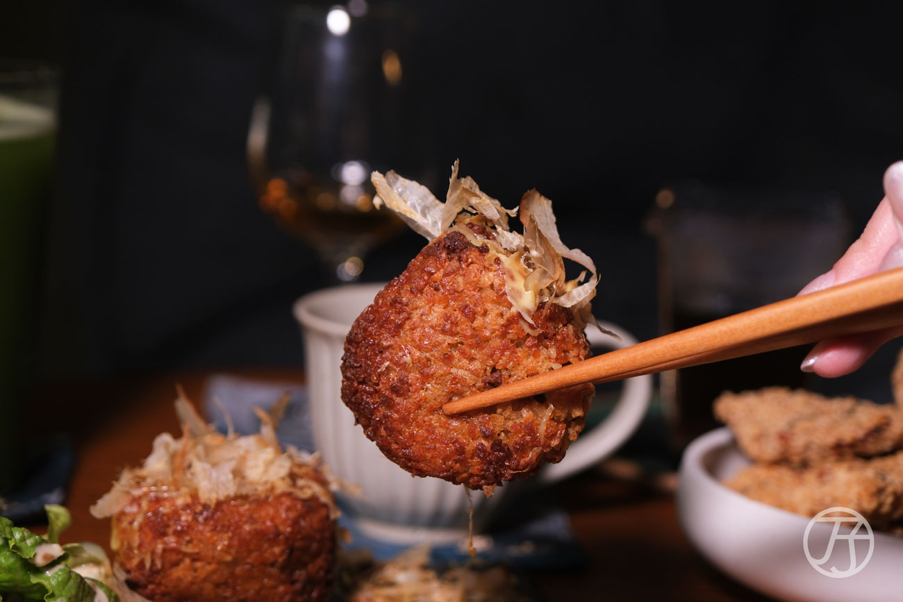 奧山Okuyama雪茄館,桃園高鐵站附近質感酒吧,品味威士忌與特色調酒,還有手沖咖啡與輕食料理 - 第52張圖 桃園酒吧 奧山Okuyama雪茄館 青埔酒吧推薦 餐點介紹麻油雞炊飯烤飯糰