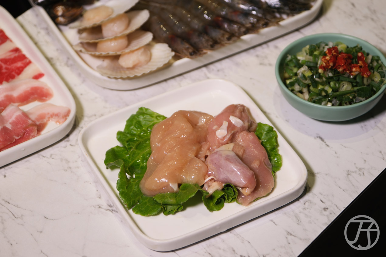台中火鍋推薦,爽爽。shabu涮涮鍋太平社宅店,海鮮肉品選擇豐富,還享火鍋自助吧吃到飽 - 第59張圖 台中火鍋推薦,爽爽。shabu涮涮鍋太平社宅店狠澎湃海陸雙人爽