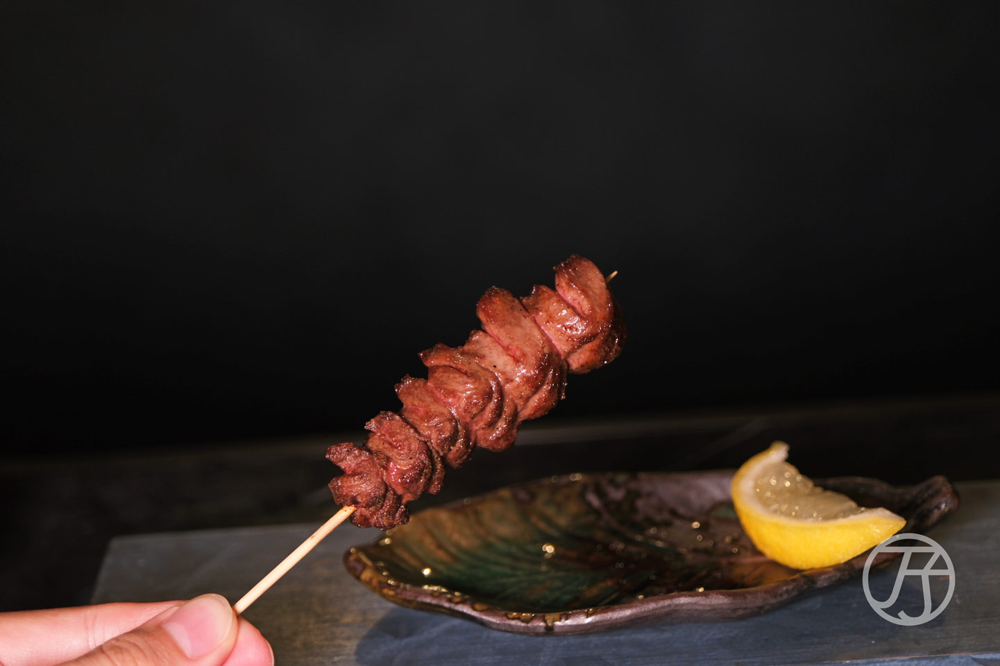 台中燒鳥推薦,横浜焼き鳥‧達磨 Daruma Yakitori,日本橫濱70年名店海外唯一姊妹店,職人與火焰共舞的關東古典派美味 - 第31張圖 横浜焼き鳥‧達磨台中店 和牛牛舌
