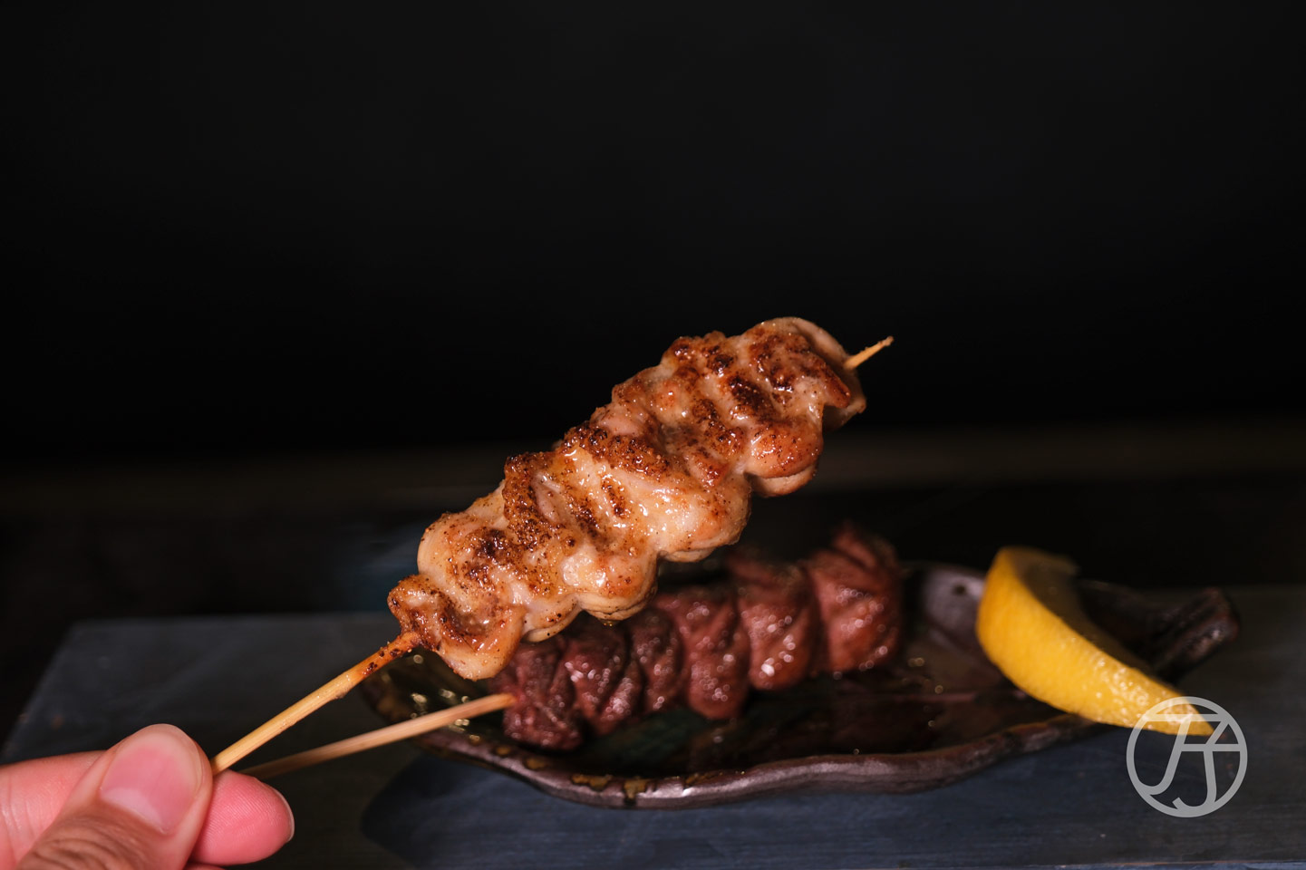 台中燒鳥推薦,横浜焼き鳥‧達磨 Daruma Yakitori,日本橫濱70年名店海外唯一姊妹店,職人與火焰共舞的關東古典派美味 - 第33張圖 横浜焼き鳥‧達磨台中店 雞松阪