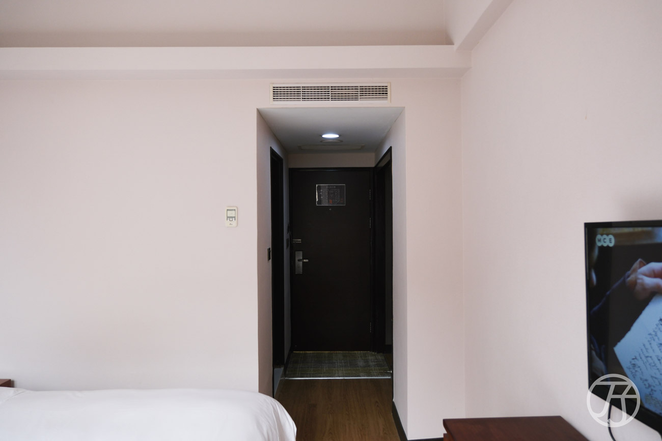 高雄六合夜市住宿推薦，樂逸文旅六合復興館，步行六分鐘捷運信義國小站，入住享一泊一食自助早餐